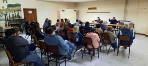 Vecinos de La Dulce piden al Concejo que intervenga ante el posible cierre del Correo
