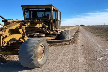 Reparan caminos rurales en el noroeste del Distrito
