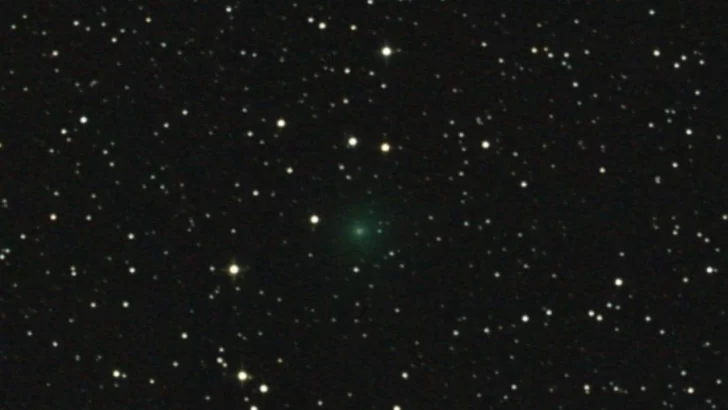 Cómo ver el cometa que pasará hoy por la Tierra después de un viaje cósmico de 11 años