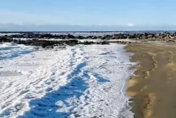 Extraño e impresionante fenómeno: así se congeló el mar en Tierra del Fuego