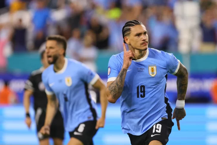 El Uruguay de Bielsa debutó a puro gol frente a Panamá