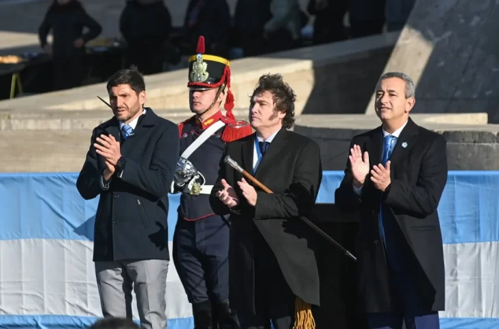 En Rosario, Milei convocó a firmar el Pacto de Mayo el 9 de Julio en Tucumán