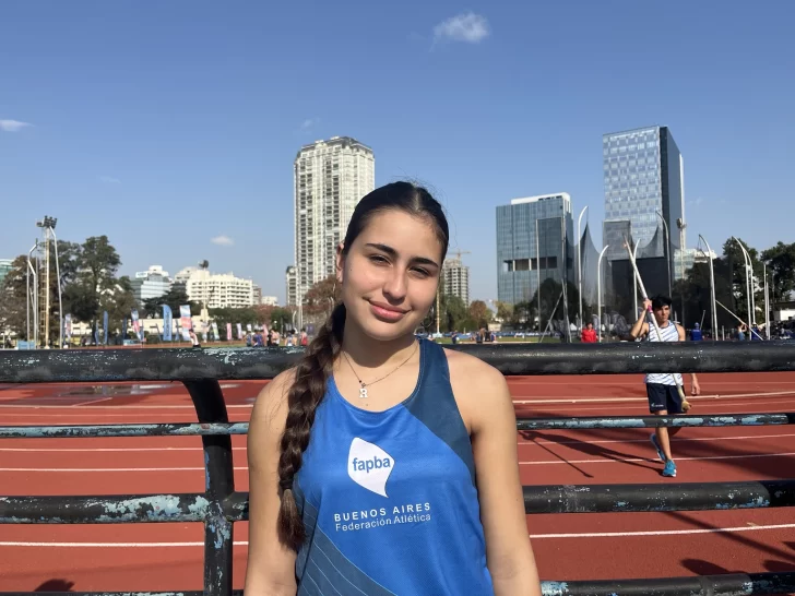 Rosario Coronel se ubicó entre las mejores 10 del país en salto triple