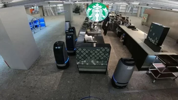 Video: Starbucks en Corea del Sur es atendido por 100 mozos robots… y sólo dos humanos