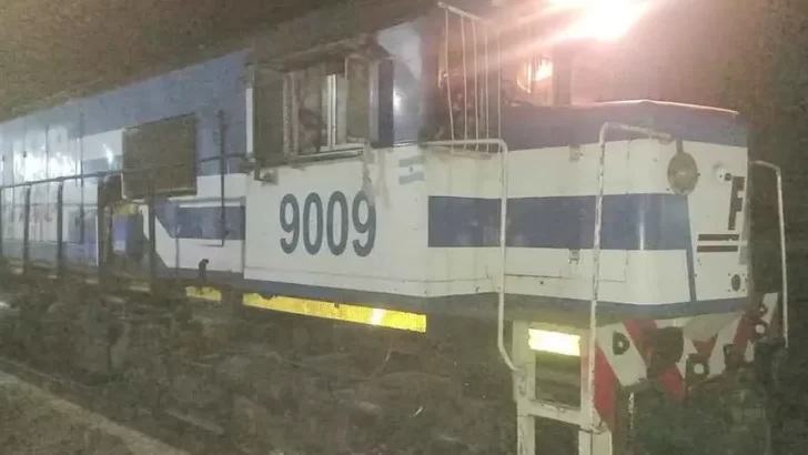 Un hombre alcoholizado se durmió en las vías y lo embistió un tren
