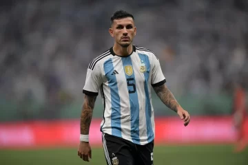 Scaloni puso a Paredes entre los titulares pensando en el debut