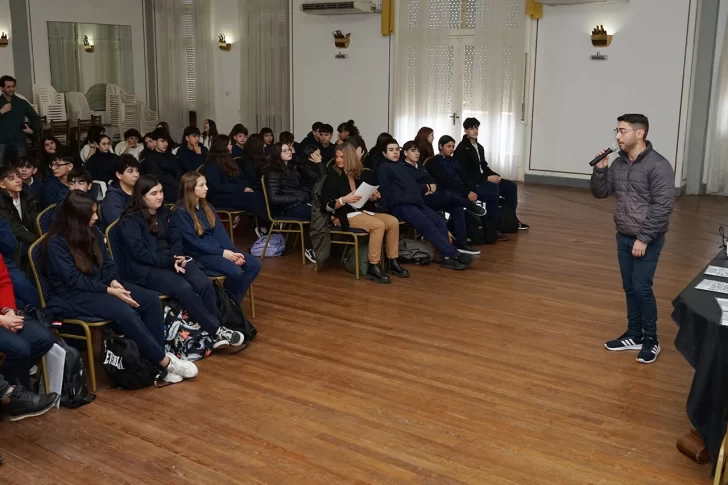 Proyecto “Los enigmas de mi ciudad”: Presentación en la Municipalidad