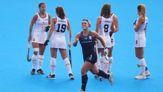 Las Leonas vencieron a España y están a un paso de los cuartos de final