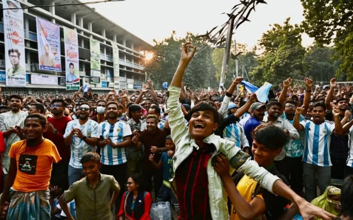 Locura en Bangladesh por la Selección: otra vez miles de personas salieron a festejar