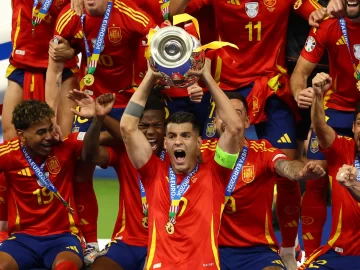 España campeón de la Eurocopa con un gol en la agonía del partido