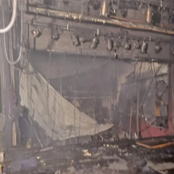 Incendio en el teatro: la sala fue consumida por completo