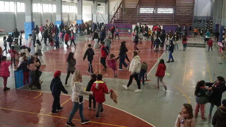 Encuentro por el aniversario de  los Centros de Educación Complentarias