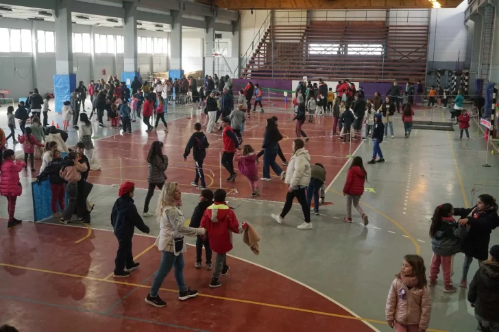 Encuentro por el aniversario de  los Centros de Educación Complentarias