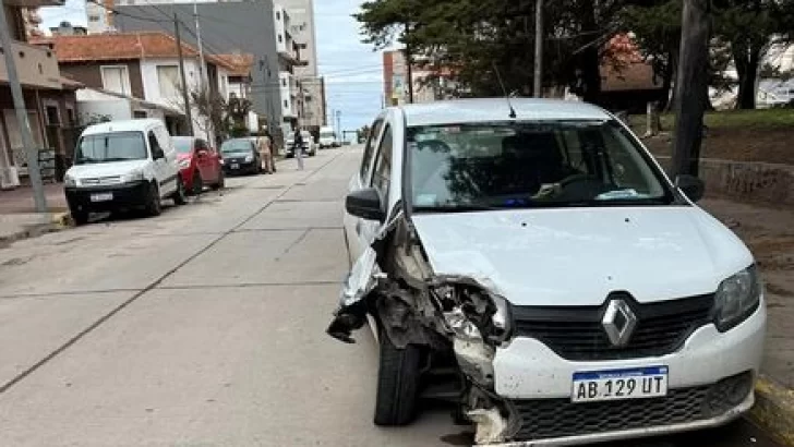 Fuerte choque durante la madrugada: tres autos involucrados