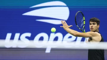 Alcaraz y Sinner avanzaron de ronda mientras que Tsitsipas quedó fuera en el US Open