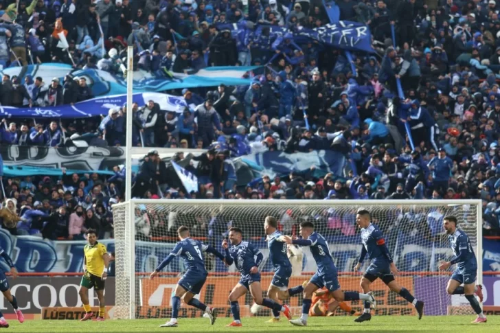 El clásico del fútbol marplatense fue para Alvarado