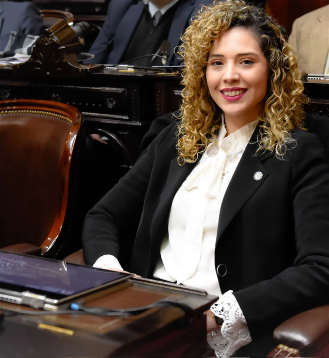 Arrieta filtró proyectos de ley de diputados libertarios que buscan liberar a genocidas