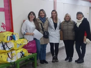 Nueva entrega de medicamentos a la farmacia del hospital