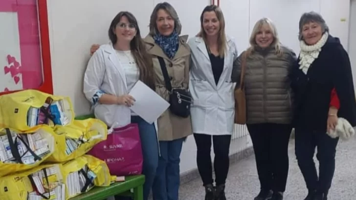 Nueva entrega de medicamentos a la farmacia del hospital