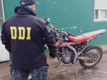 Encontraron en Lobería una moto que había sido robada al año pasado en nuestra ciudad