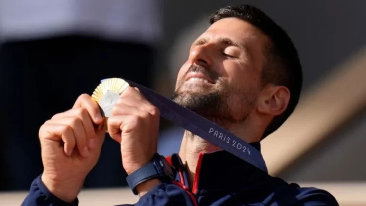 Djokovic le ganó un partidazo a Alcaraz y se quedó con la medalla de oro en París