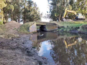 Reconstruyen el puente de calle Barragán