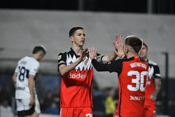 River y Gimnasia igualaron en el Bosque: El Millonario no pudo sostener la ventaja y terminó empatando 1-1