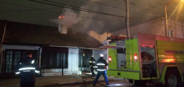 Susto en una vivienda de Necochea por incendio en la chimenea