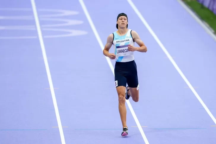 Larregina ganó el repechaje y clasificó a las semifinales en los 400 metros