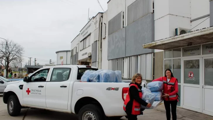 Cruz Roja entregó mil kits de protección paciente-personal al Hospital Ferreyra