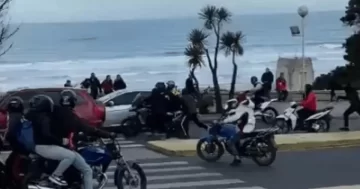 Ataque piraña en Mar del Plata: motochorros le robaron a una pareja y todo quedó grabado