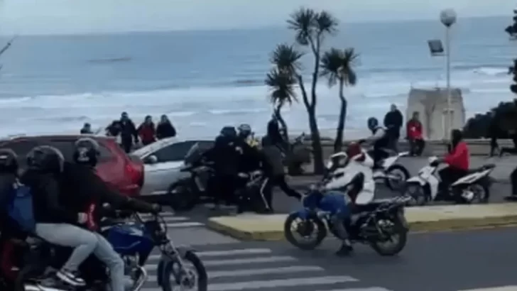 Ataque piraña en Mar del Plata: motochorros le robaron a una pareja y todo quedó grabado