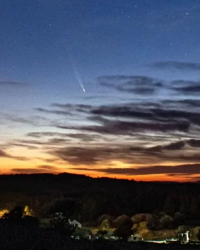 El Cometa del Siglo ya se deja ver en el cielo argentino