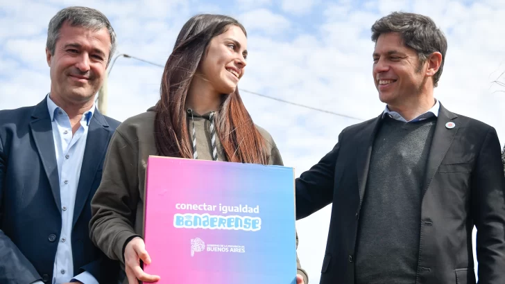 Kicillof entregó viviendas a familias de Lobería