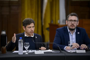 Kicillof y Cuattromo firmaron convenios para la compra de bienes de capital en 19 municipios