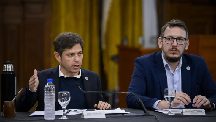 Kicillof y Cuattromo firmaron convenios para la compra de bienes de capital en 19 municipios