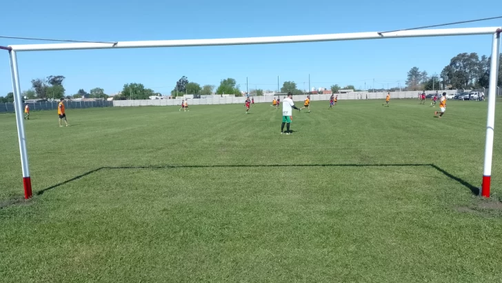 Un paso más hacia el tan ansiado estadio: Huracán jugó el primer amistoso en su predio