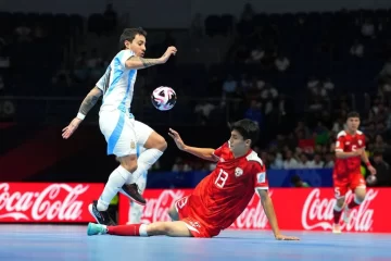 La Selección de futsal ganó y avanzó a octavos