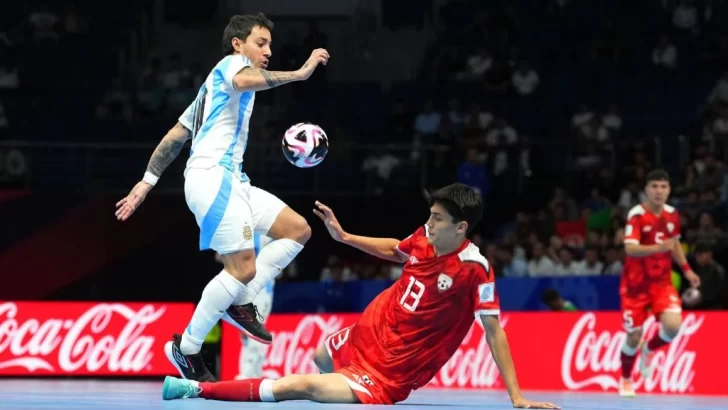 La Selección de futsal ganó y avanzó a octavos