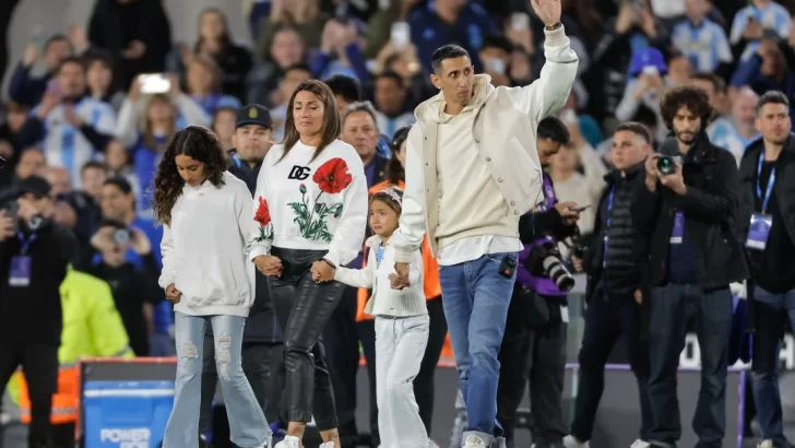 Emotivo homenaje a Di María por su carrera con la Selección Argentina