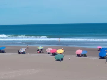 Otro día de playa: la máxima superó los 33 grados