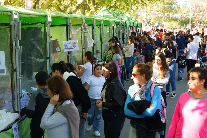 Convocan a gastronómicos y emprendedores para la Fiesta del Folclore