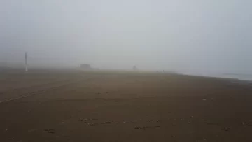 La niebla volvió a cubrir el cielo de Necochea y Quequén