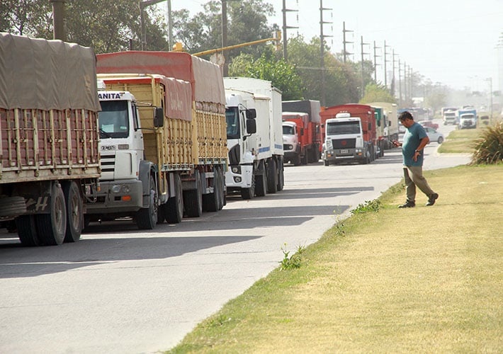 Repararán la calzada de la avenida Almirante Brown