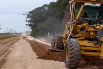 Repararon calles de tierra y nivelaron el frente costero