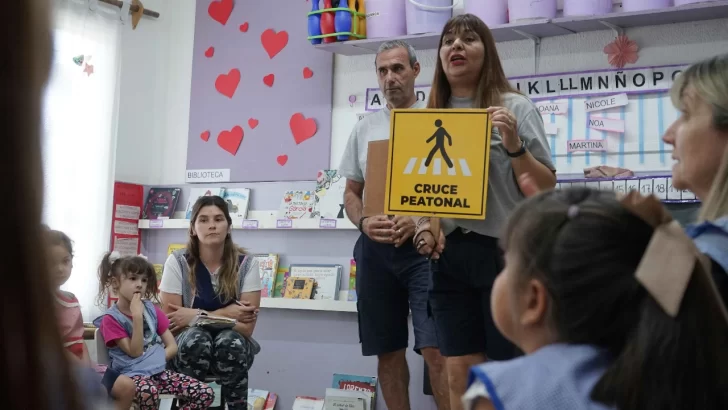 Capacitan en educación vial a alumnos del Jardín N°1