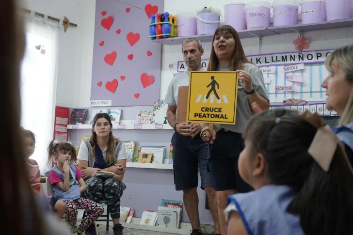 Capacitan en educación vial a alumnos del Jardín N°1