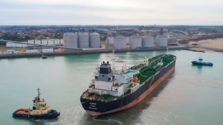 Llegarán una docena de barcos a Puerto Quequén