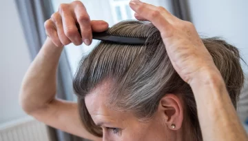 Adiós a las canas: el método natural para taparlas sin tintura y con dos ingredientes que tenés en casa