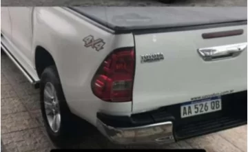 Les robaron la camioneta con la urna funeraria de su hija